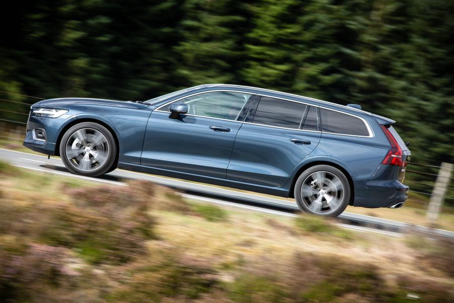  Volvo V60 D3 Inscription 2018 года  (UK) (фото 21 из 40)